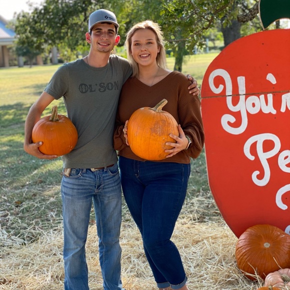 Meet your Posher, Madison - Picture 3 of 10